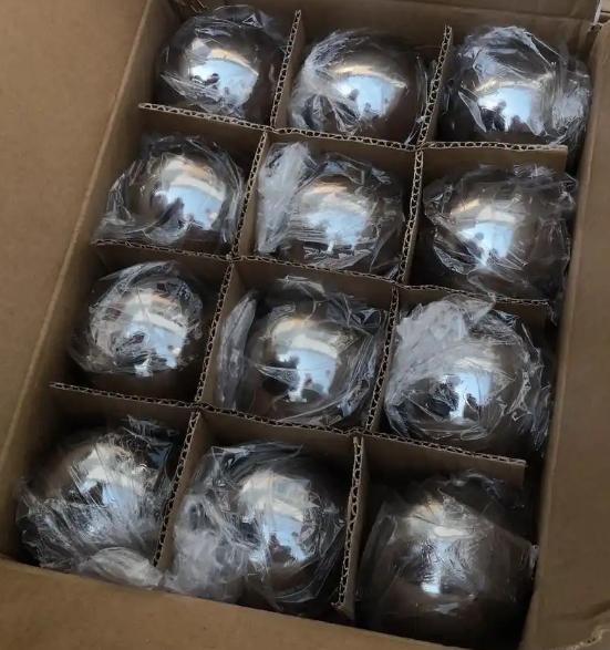 Differentia inter Ferrum globos ferens, Repugnans globulos gere, et Ferro iacula